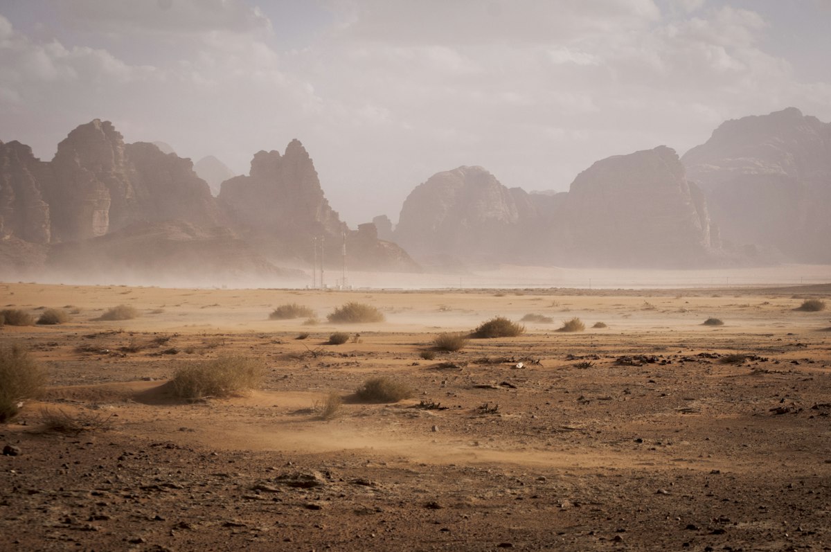 تضاريس صخرية في بر الحماد
